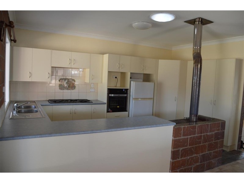 92 Bond Road, Alton Downs QLD 4702