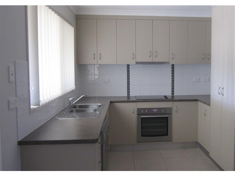 8  TAWARRA CRESCENT, Gracemere QLD 4702