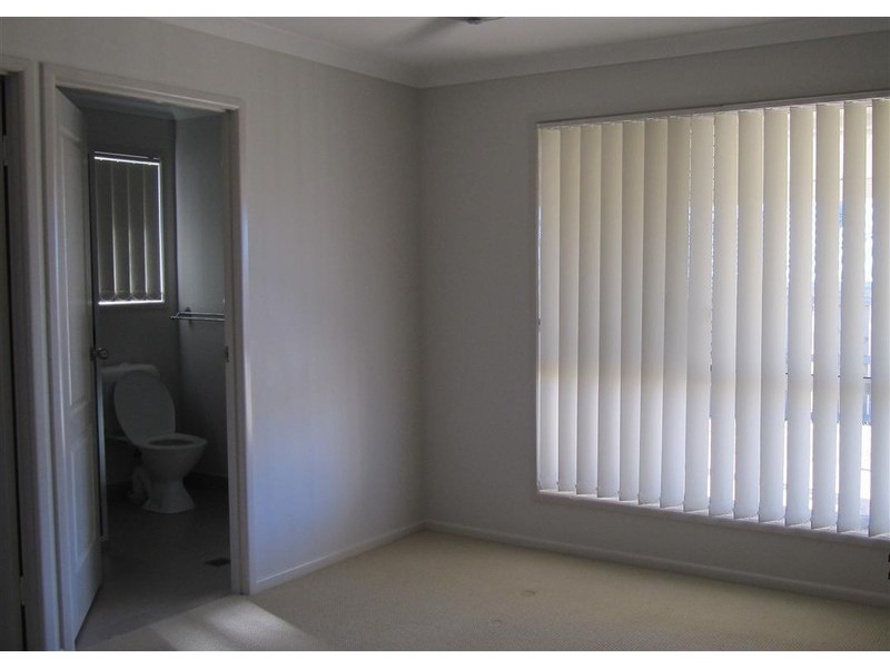 8  TAWARRA CRESCENT, Gracemere QLD 4702