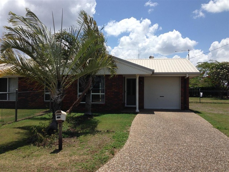 2 LORRAINE COURT, Gracemere QLD 4702