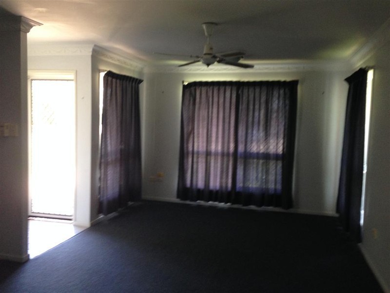 2 LORRAINE COURT, Gracemere QLD 4702
