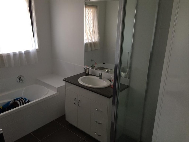 4 Burke and Wills Drive`, Gracemere QLD 4702