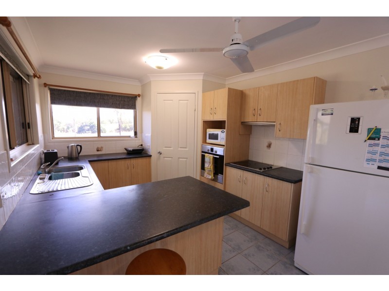 337 Dalcalmah Road, Canoona QLD 4702