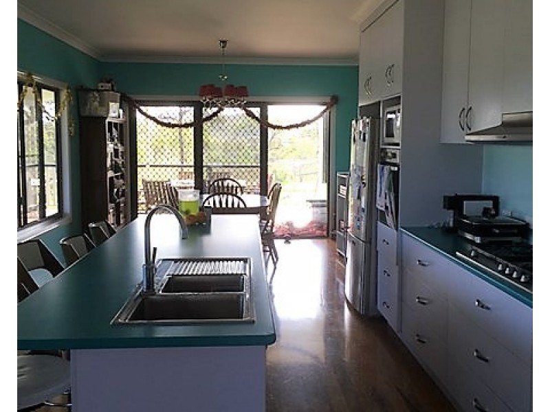 589 The Narrows Road, Mount Larcom QLD 4695