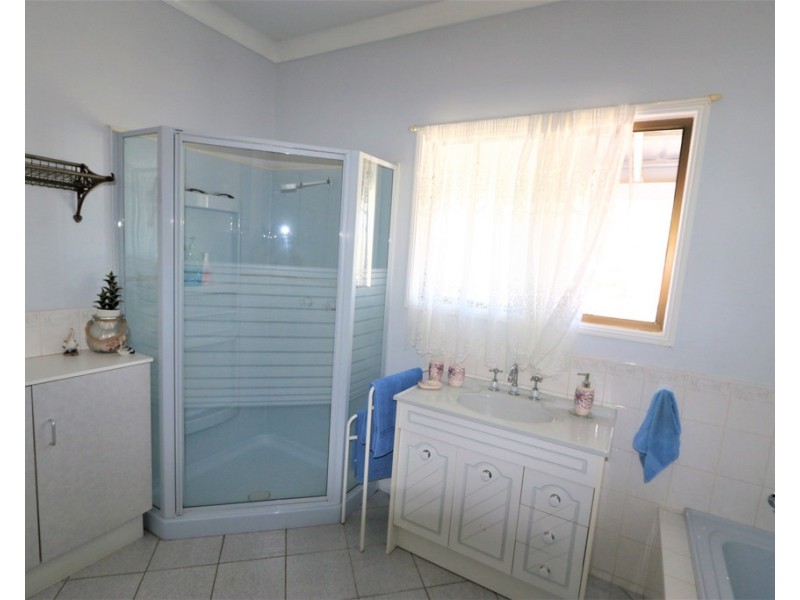 49792 Burnett Highway, Walmul QLD 4714