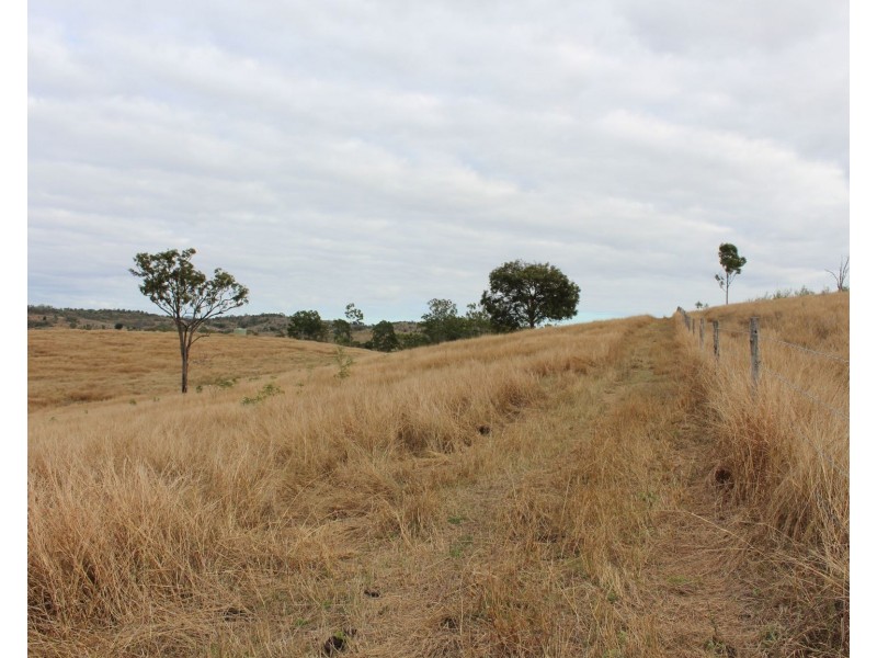 527 East End Road, East End QLD 4695