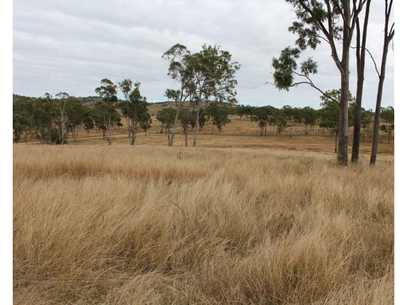 527 East End Road, East End QLD 4695