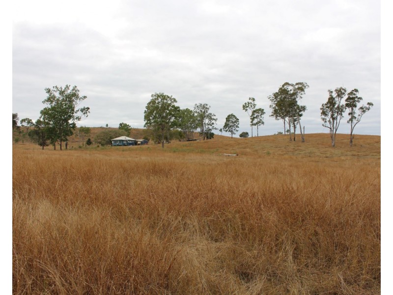 527 East End Road, East End QLD 4695