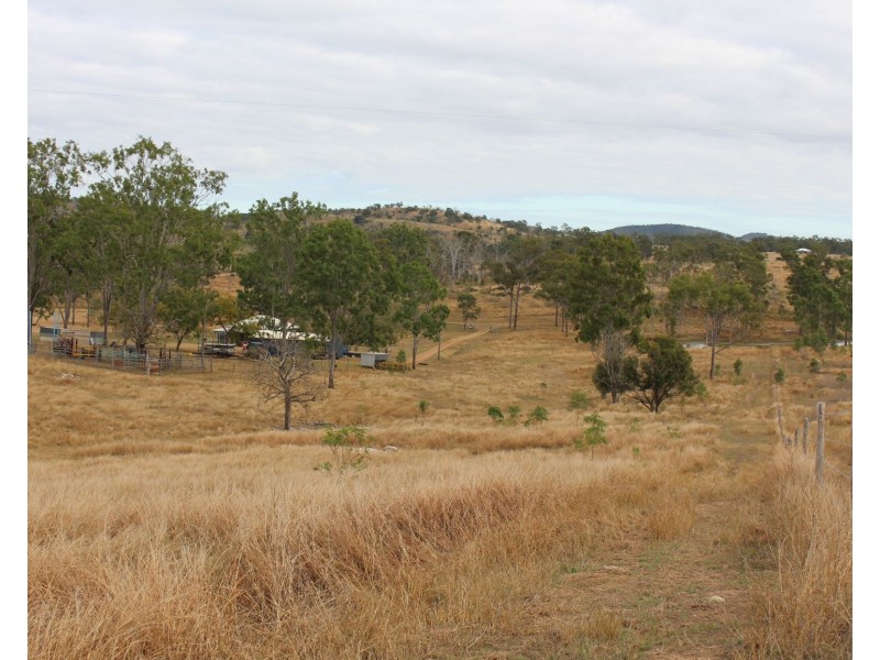 527 East End Road, East End QLD 4695