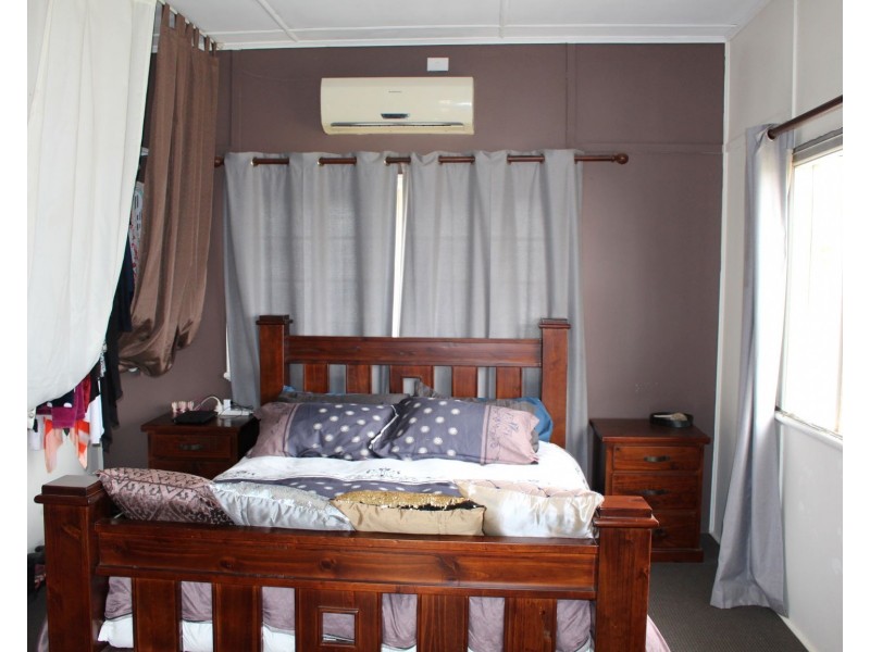 527 East End Road, East End QLD 4695