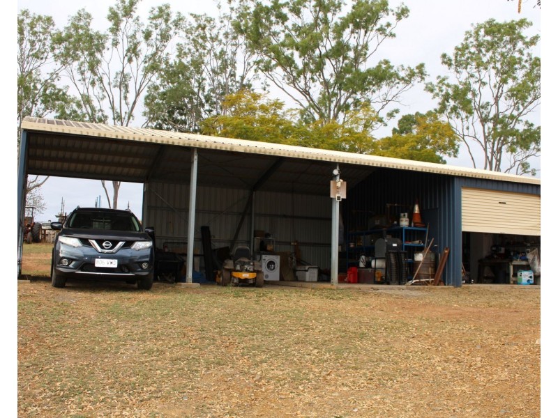 527 East End Road, East End QLD 4695