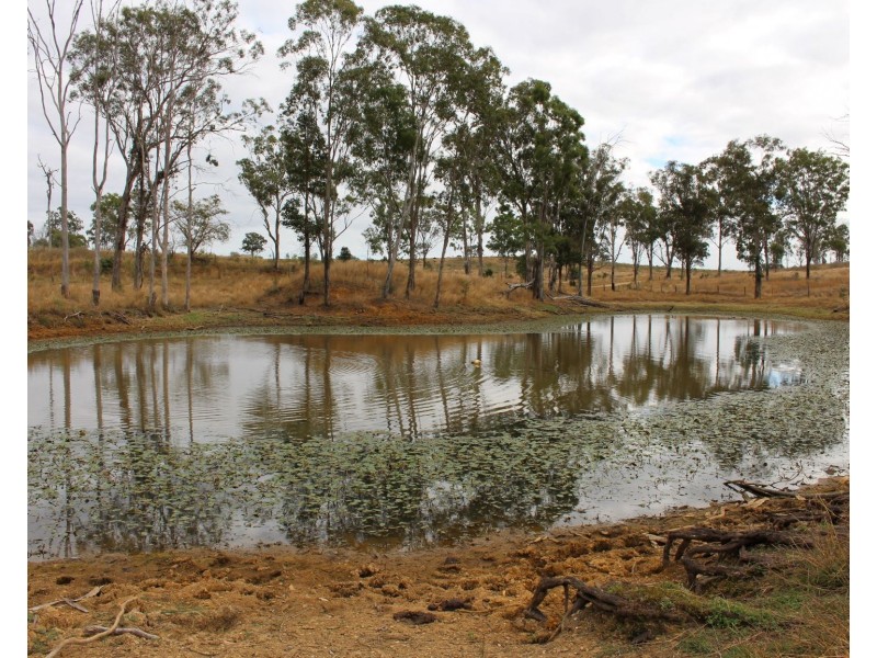 527 East End Road, East End QLD 4695