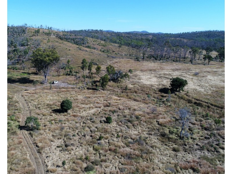 300 Henicke Road, Machine Creek QLD 4695