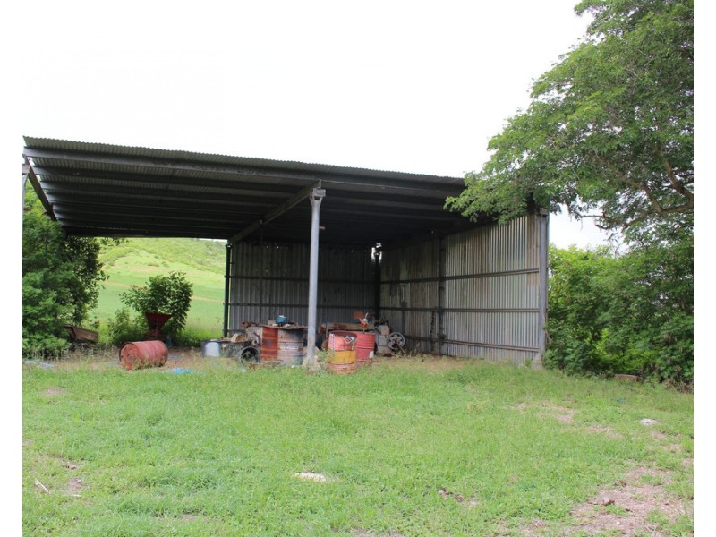 212 Henicke Road, Machine Creek QLD 4695
