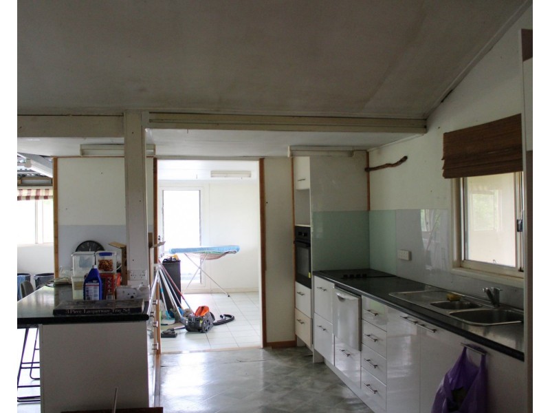 212 Henicke Road, Machine Creek QLD 4695