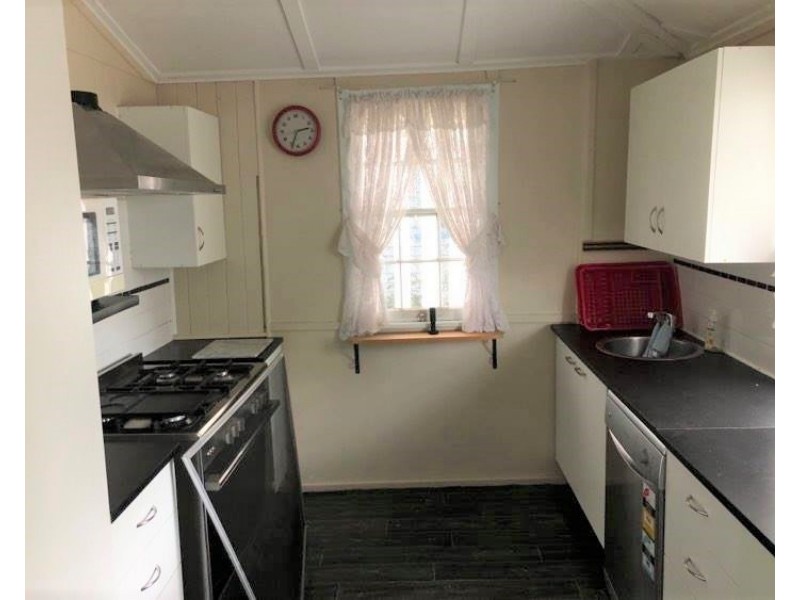 18 Normanby Street, Dingo QLD 4702