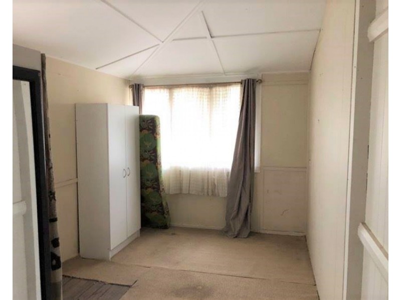 18 Normanby Street, Dingo QLD 4702