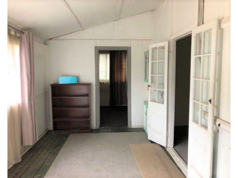 18 Normanby Street, Dingo QLD 4702