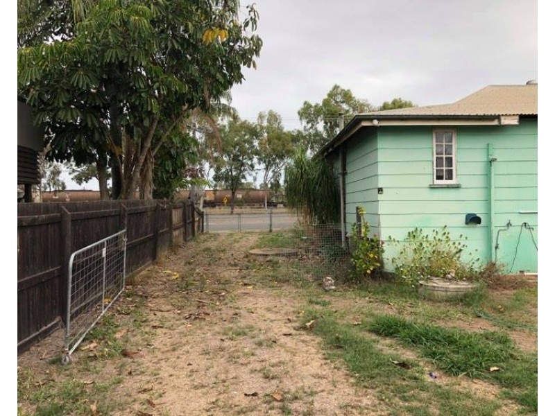 18 Normanby Street, Dingo QLD 4702
