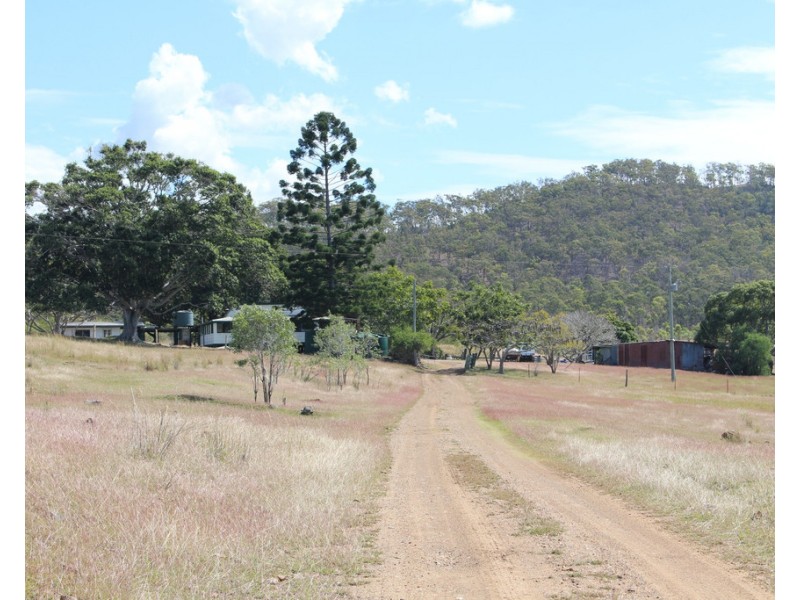 415 The Narrows Road, Mount Larcom QLD 4695