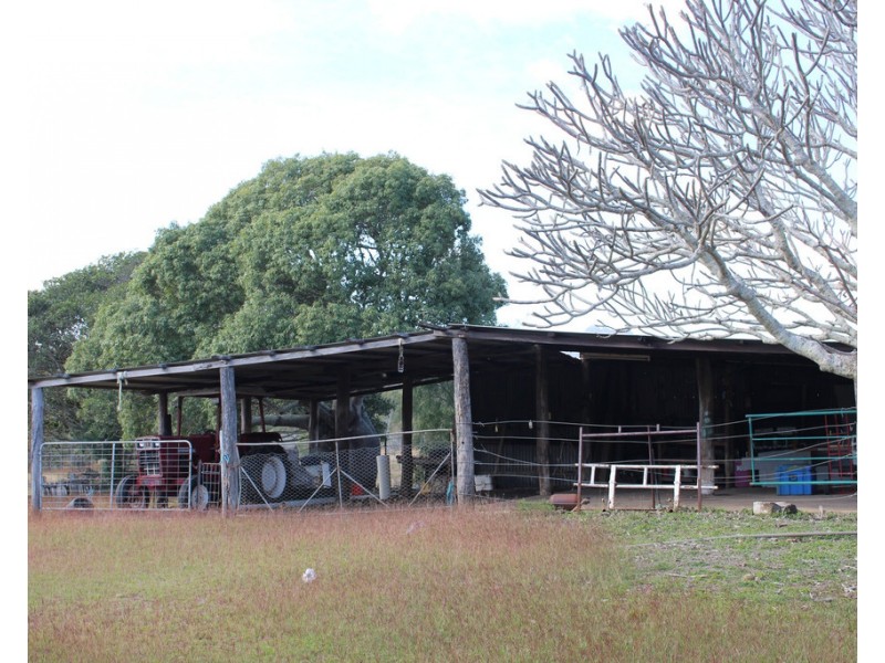 415 The Narrows Road, Mount Larcom QLD 4695