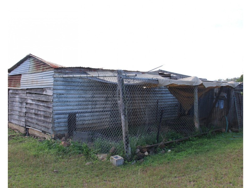 415 The Narrows Road, Mount Larcom QLD 4695