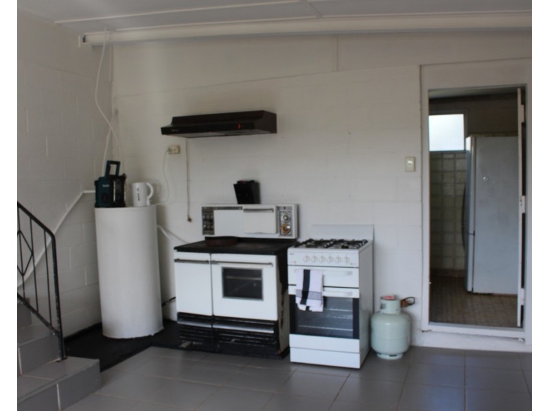 415 The Narrows Road, Mount Larcom QLD 4695