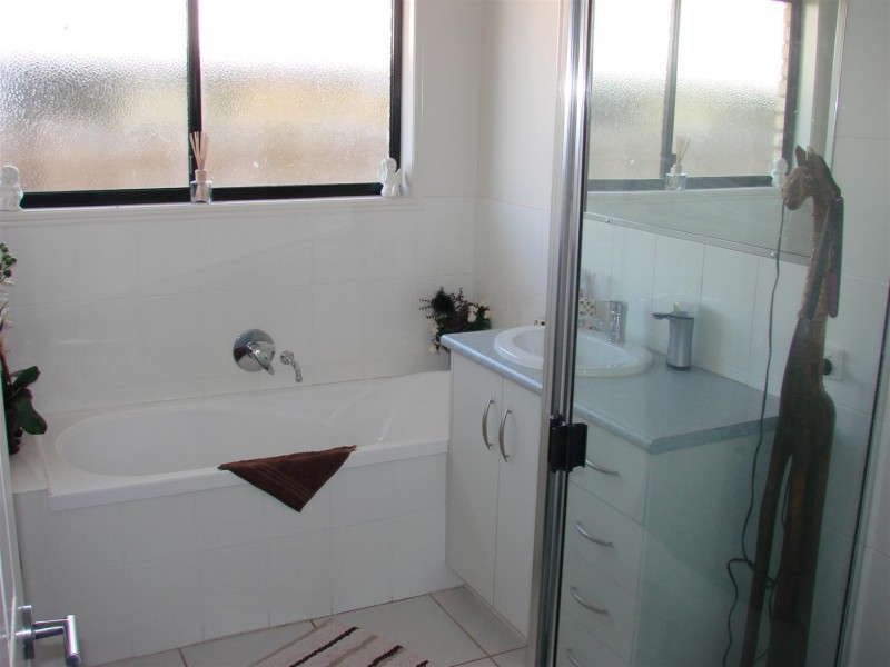 6 Kerrie Meares Crescent, Gracemere QLD 4702