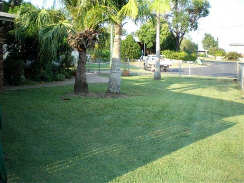 6 Milne Place, Gracemere QLD 4702