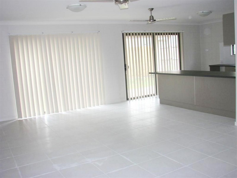 Unit 2/4 Mallet Close, Gracemere QLD 4702