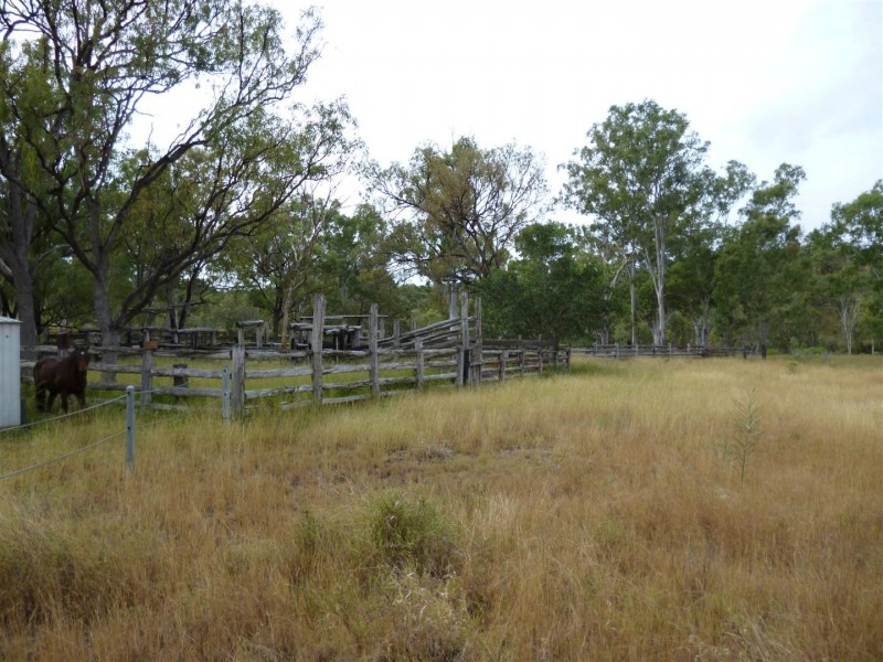 585 Oakey Creek Road, Oakey Creek QLD 4714