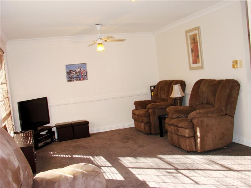 8 Misfeld Close, Gracemere QLD 4702