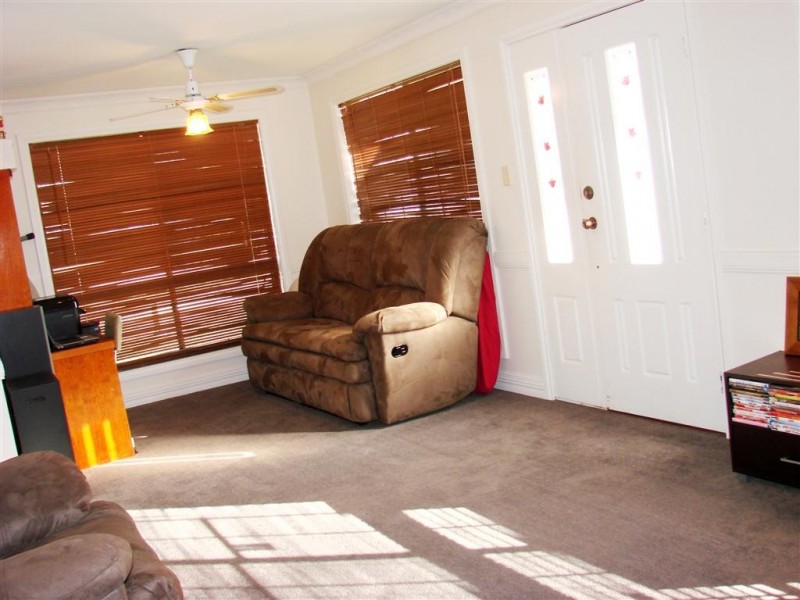 8 Misfeld Close, Gracemere QLD 4702