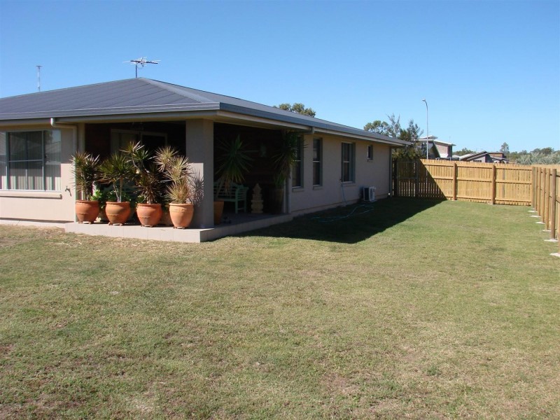1 Maree Crescent, Gracemere QLD 4702