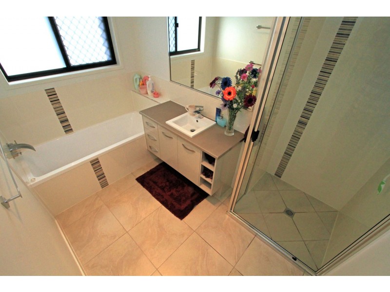 14 Freeman Court, Gracemere QLD 4702