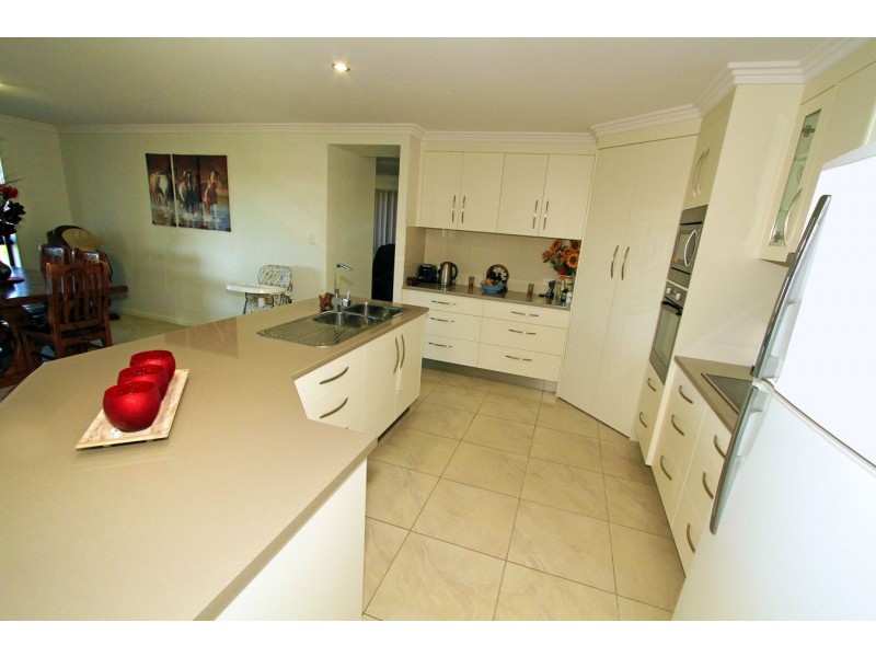 14 Freeman Court, Gracemere QLD 4702