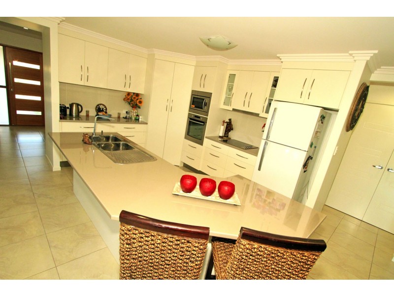 14 Freeman Court, Gracemere QLD 4702