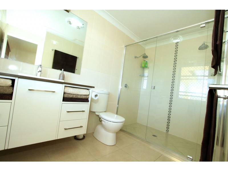 6 Bates Court, Gracemere QLD 4702