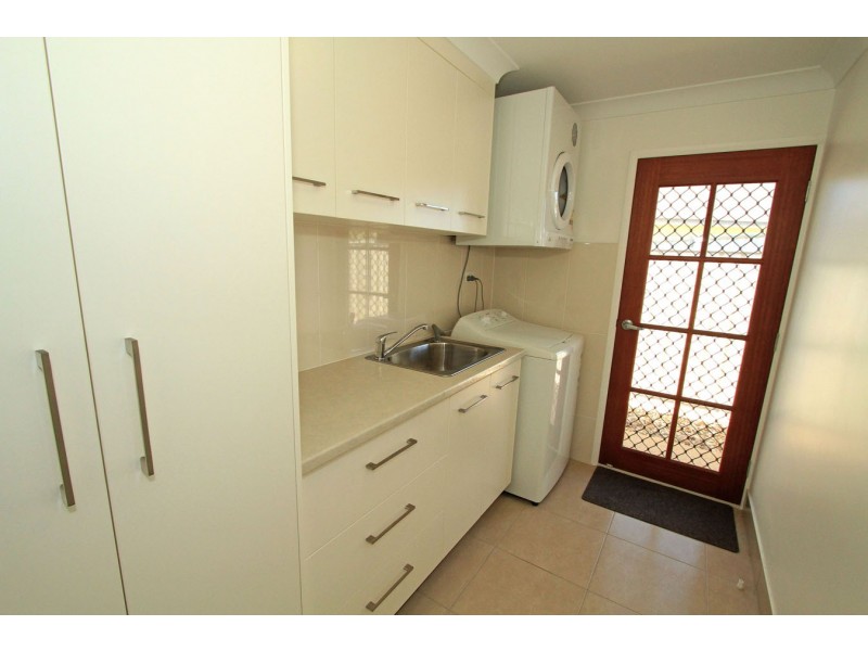 6 Bates Court, Gracemere QLD 4702