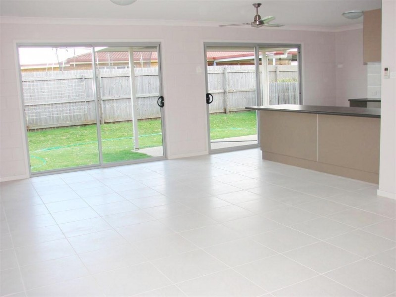 Unit 2/181 Lucas Street, Gracemere QLD 4702