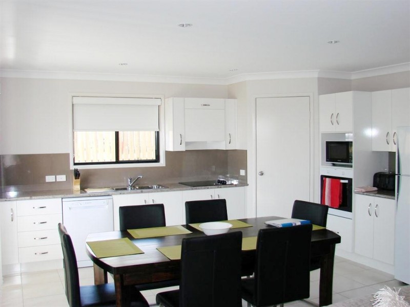 Unit 2/31 Leichhardt Drive, Gracemere QLD 4702