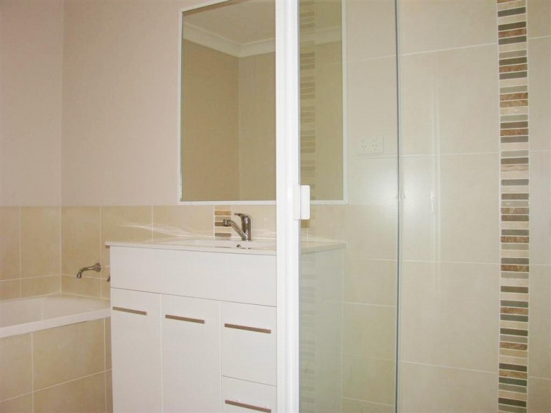 Unit 2/31 Leichhardt Drive, Gracemere QLD 4702
