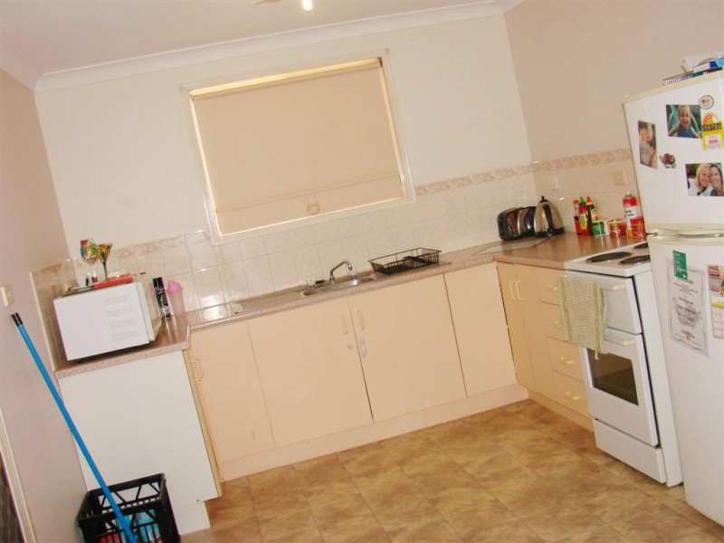 10 Schirmer Close, Gracemere QLD 4702
