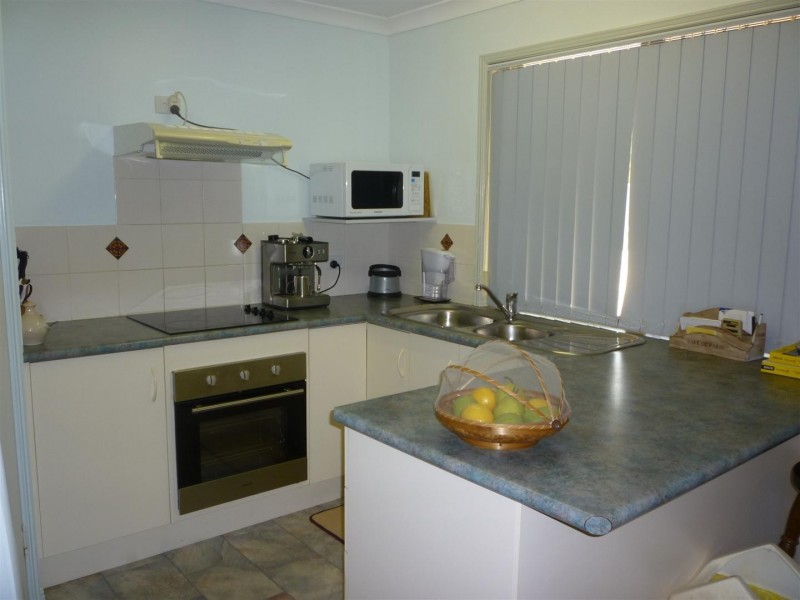 4 Anna Street, Gracemere QLD 4702