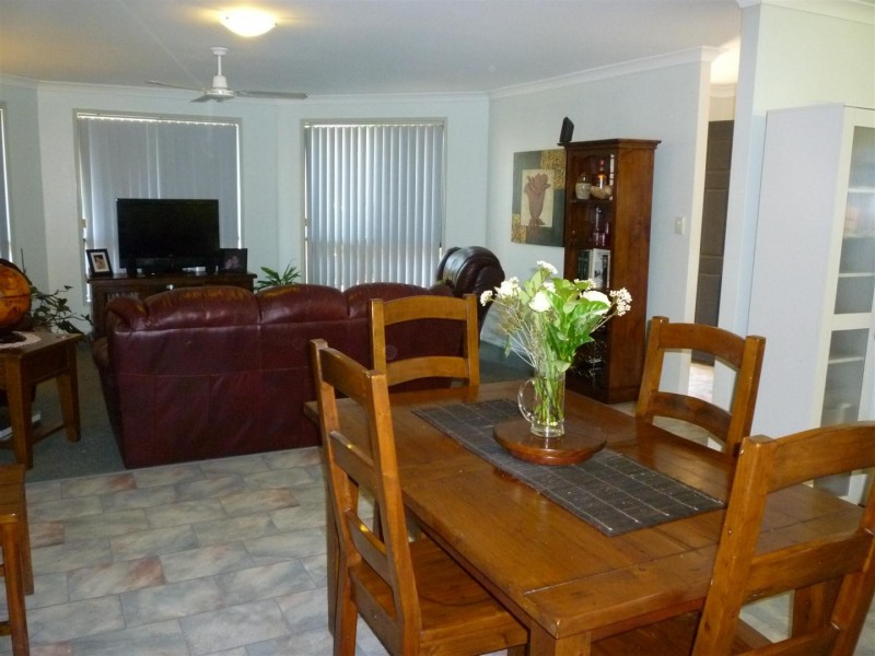 4 Anna Street, Gracemere QLD 4702