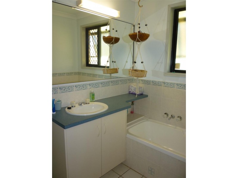 4 Anna Street, Gracemere QLD 4702