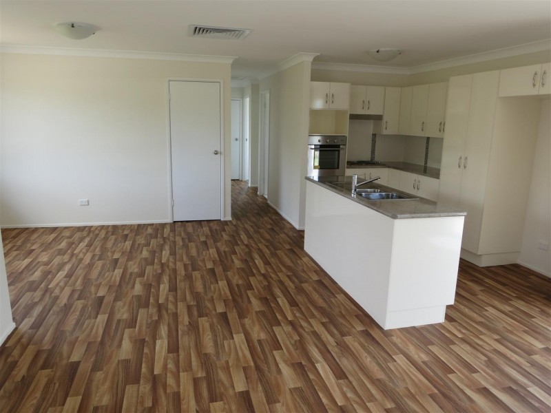 4 Cassar Street, Gracemere QLD 4702