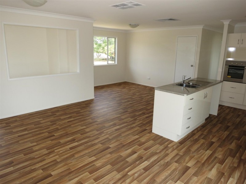 4 Cassar Street, Gracemere QLD 4702