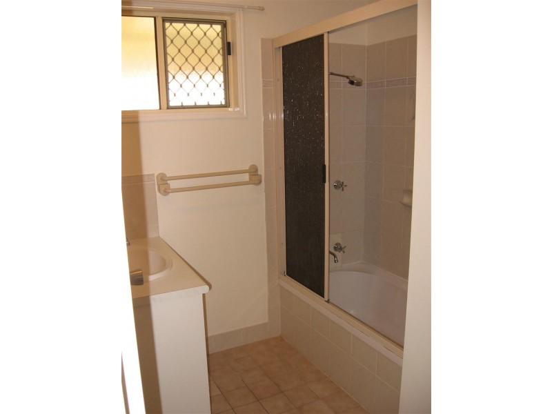 16 Gleeson Close, Gracemere QLD 4702