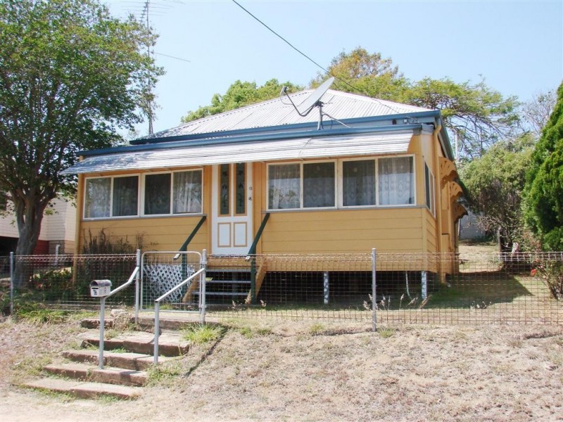 8 River Street, Mount Morgan QLD 4714